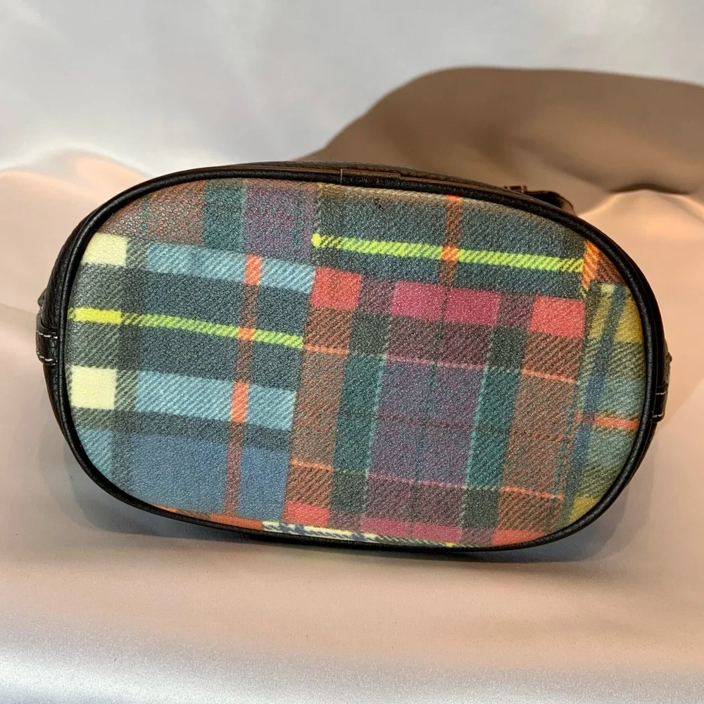 Adorable Dooney & Bourke Coated Canvas Plaid Bag - Picture 4 of 8
